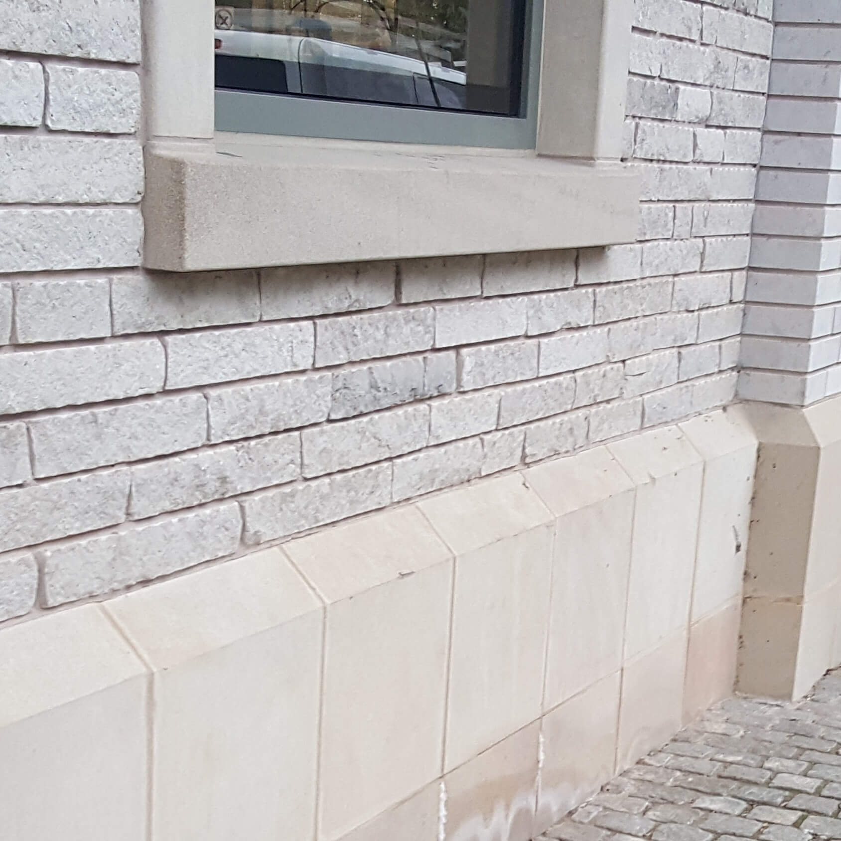 Buxton_Architectural_Stone_Supplied_Window_Cills_Middleton_Centre