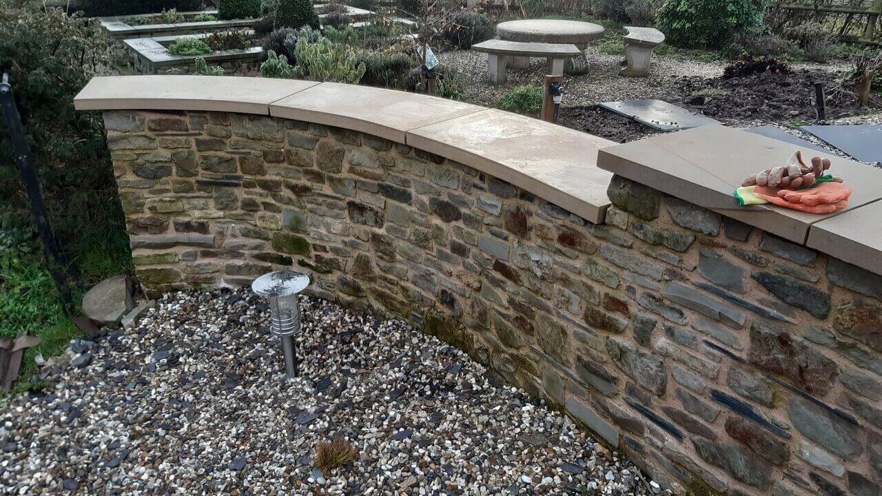 Buxton Architectural Stone Curved Wall Natural Stone Coping